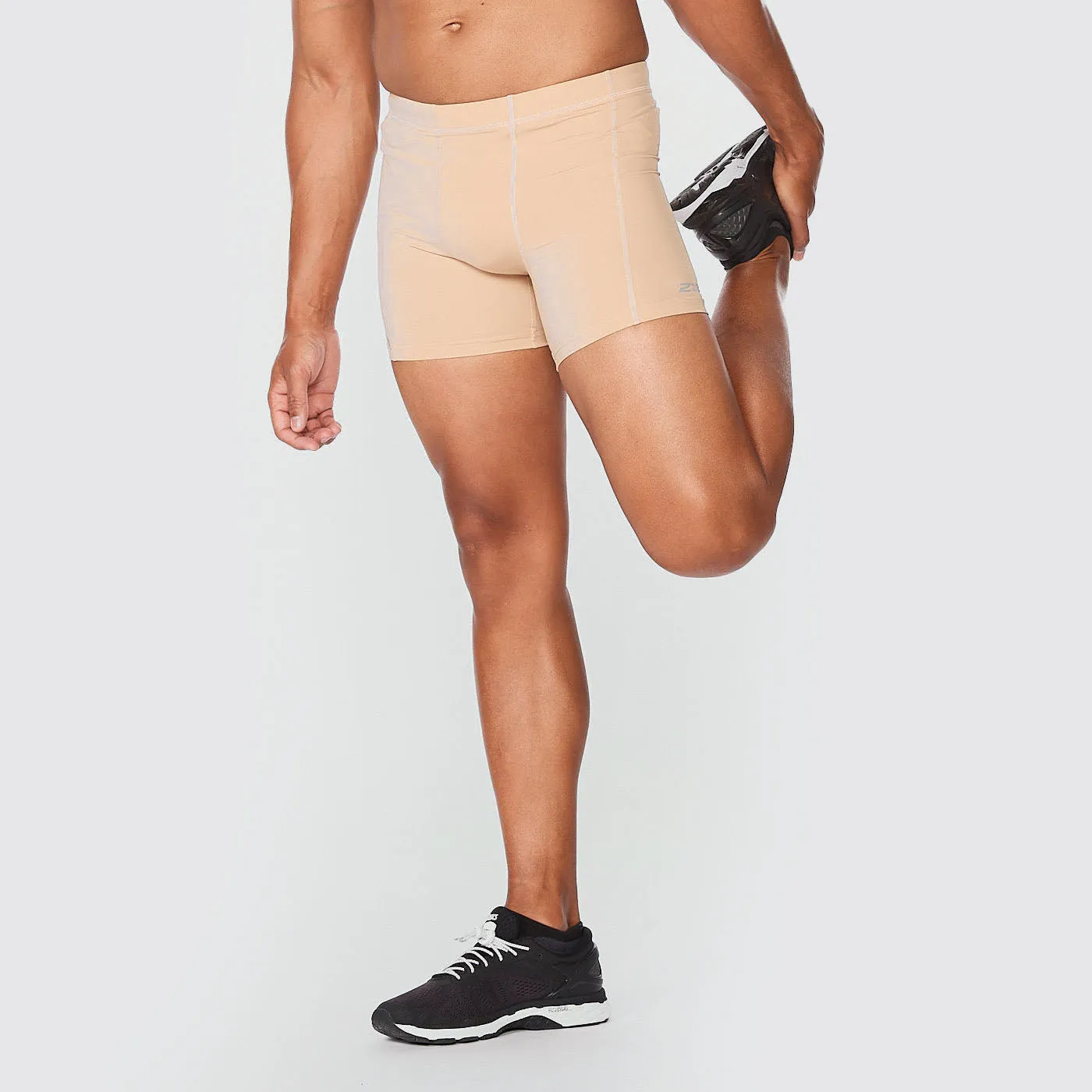 2XU - Core Compression 1/2 Shorts - Beige/Silver