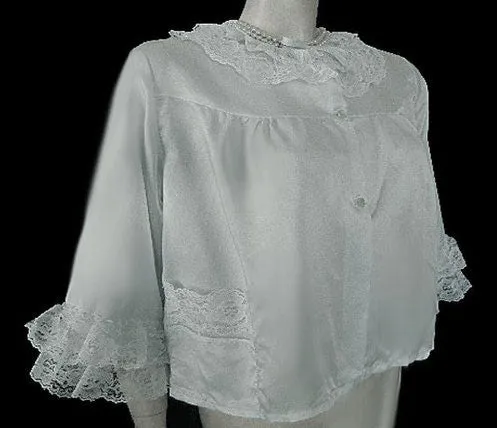 *VINTAGE NANETTE’S UNDIES SOUTHERN BELLE BABY BLUE LACE SATINY BED JACKET